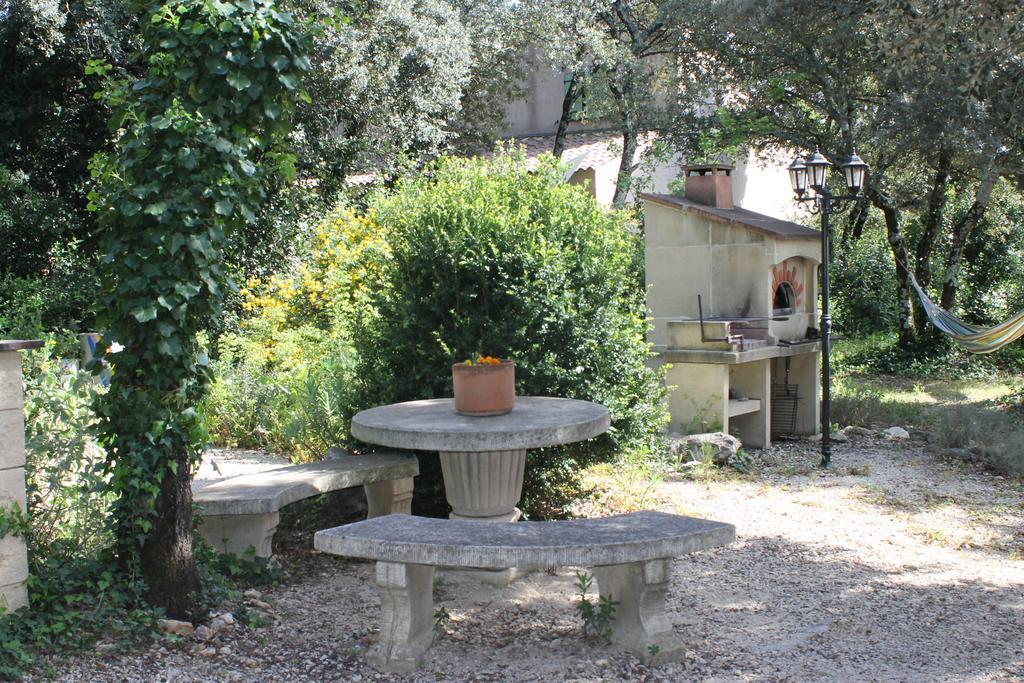 A L'est D'uzes * Saint-Siffret
